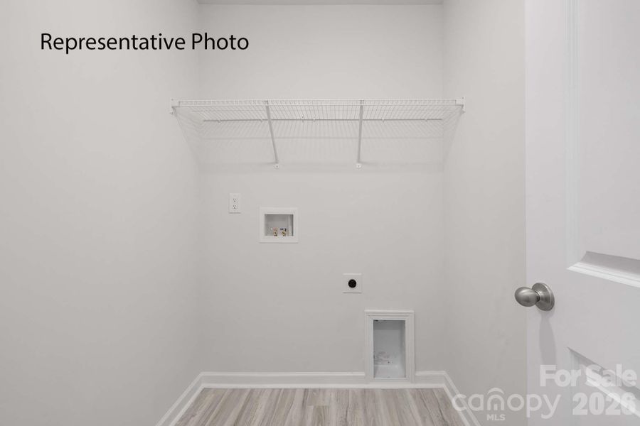 Spacious, unfurnished interior of a new home in Cardinal Creek, Charlotte (Image 18).