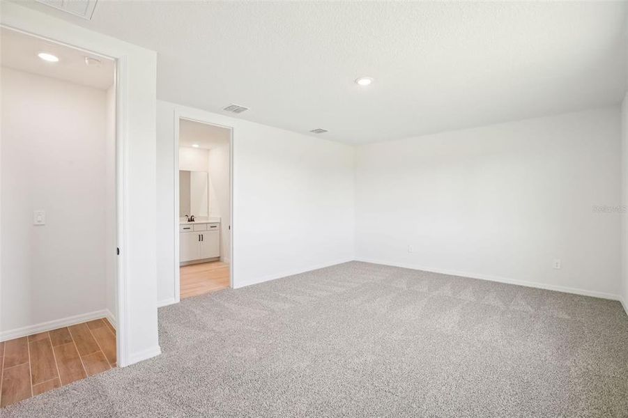 Spacious, unfurnished interior of a new home in Two Rivers - Signature Series, Zephyrhills (Image 37).