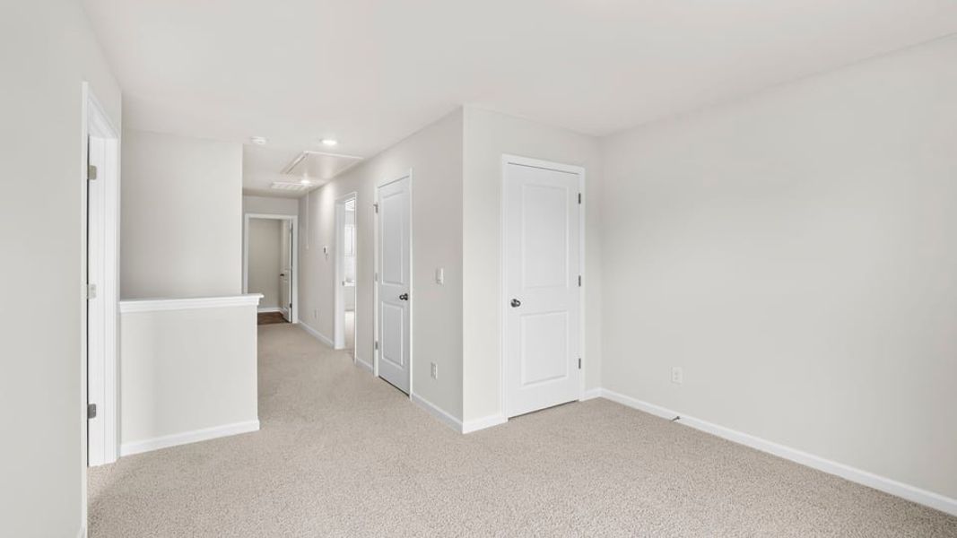 Spacious, unfurnished interior of a new home in Durbin Meadows Traditions, Fountain Inn (Image 28).