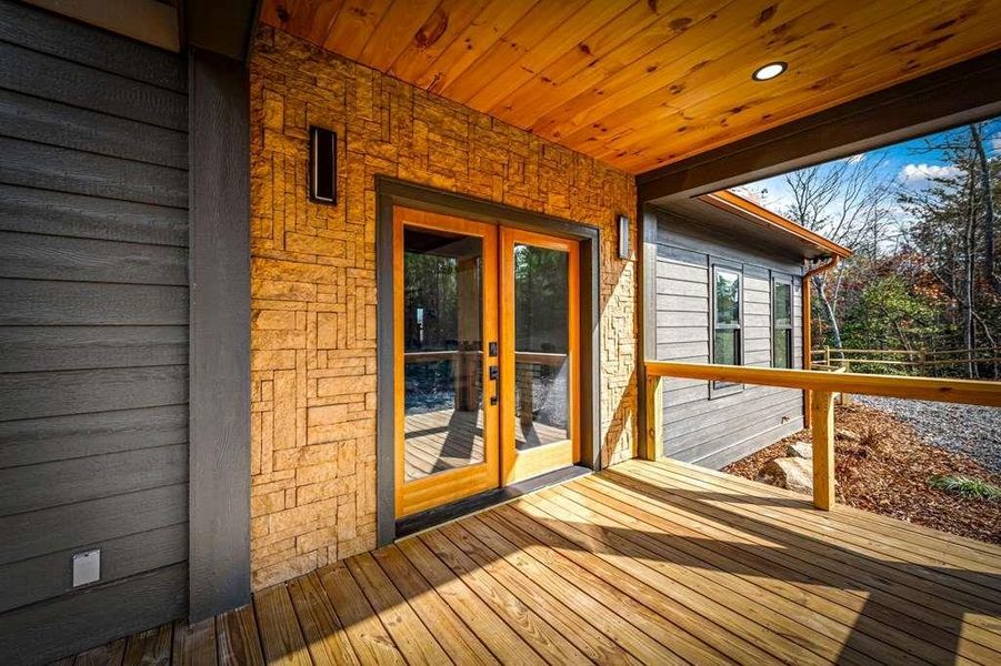 Exterior details and patio area of a home in , Mineral Bluff (Image 35).
