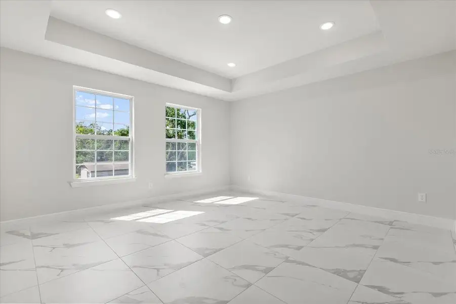 Spacious, unfurnished interior of a new home in , Kissimmee (Image 10).