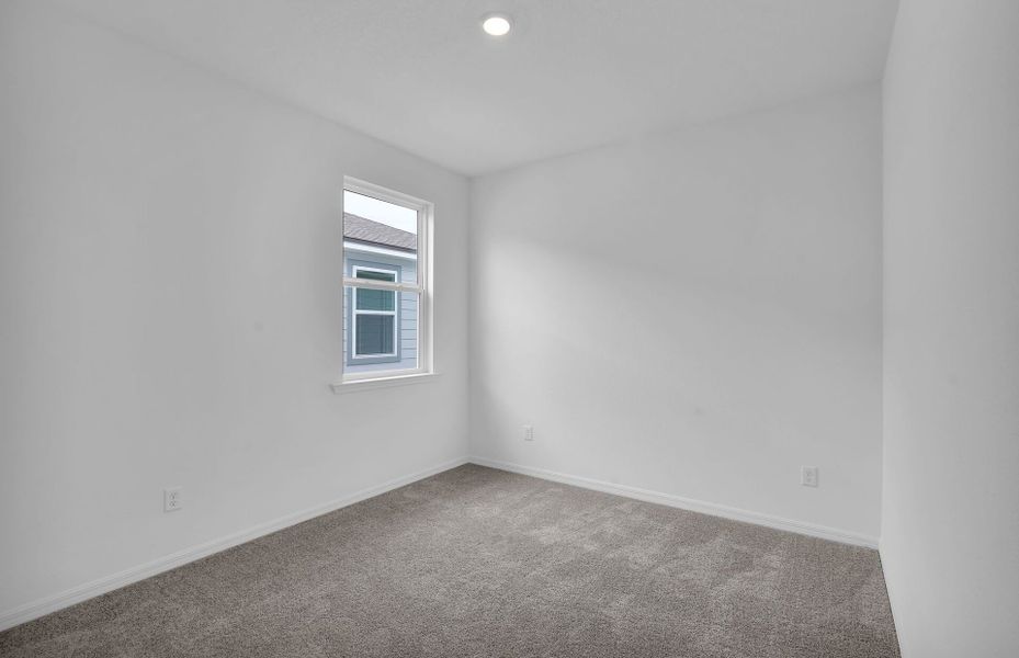 Spacious, unfurnished interior of a new home in Hyland Trail, Green Cove Springs (Image 14).