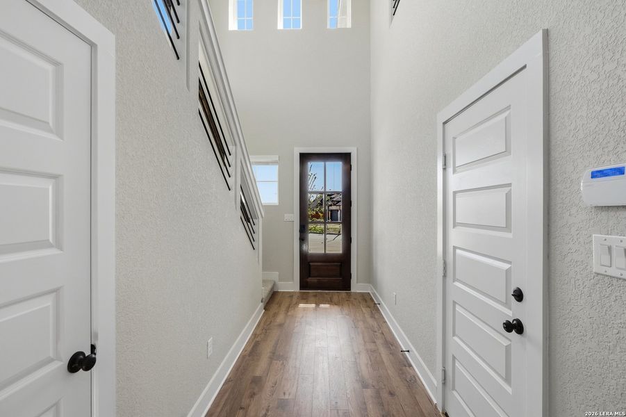 Spacious, unfurnished interior of a new home in Stillwater Ranch, San Antonio (Image 47).