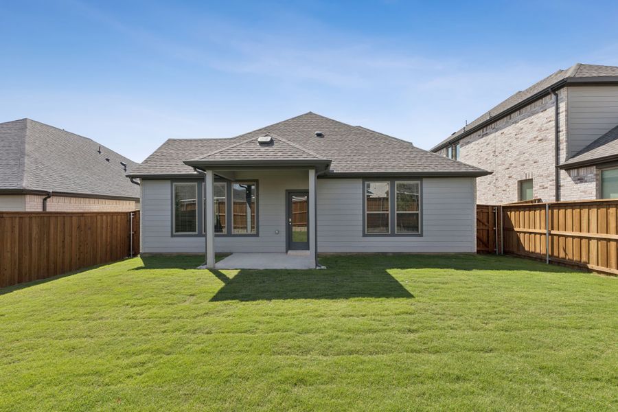 Representative exterior details of a home built from the Stanley II | Ventana by Trophy Signature Homes in Ventana, Fort Worth (Image 4).
