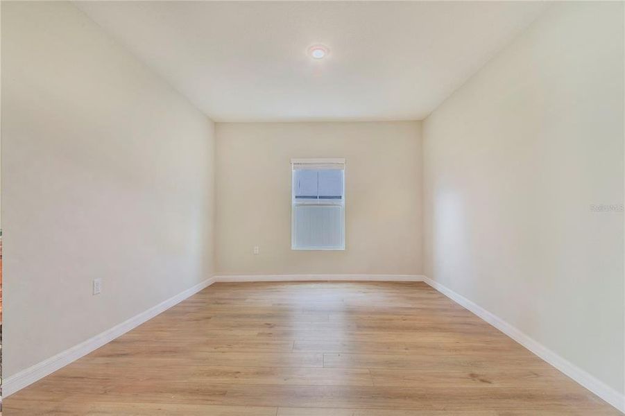 Spacious, unfurnished interior of a new home in Lawson Dunes, Haines City (Image 12).