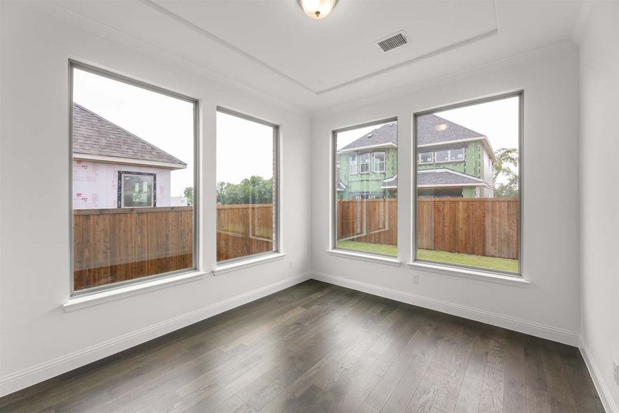 Representative unfurnished interior of a home built from the Fawncrest II by Pacesetter Homes in Nelson Lake, Rockwall (Image 22).