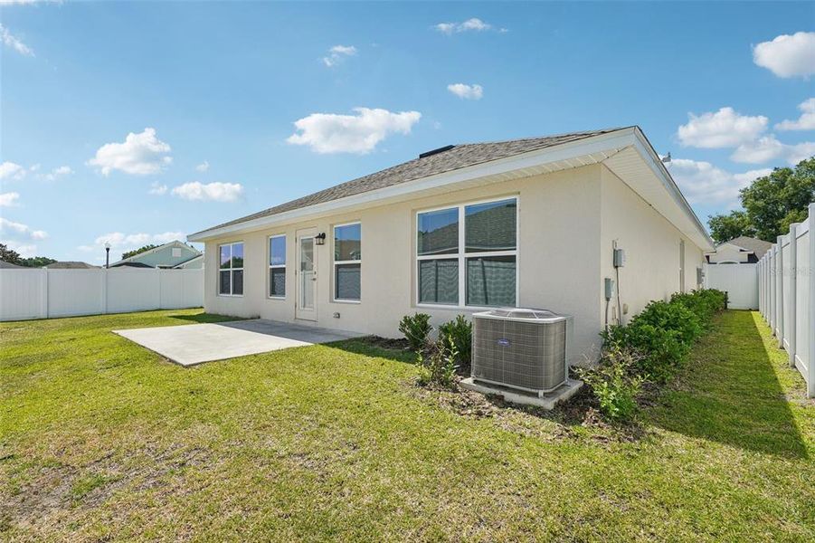 Exterior details and patio area of a home in , Ocala (Image 20).