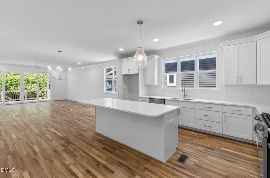 10-web-or-mls-516 Heather Drive - 10