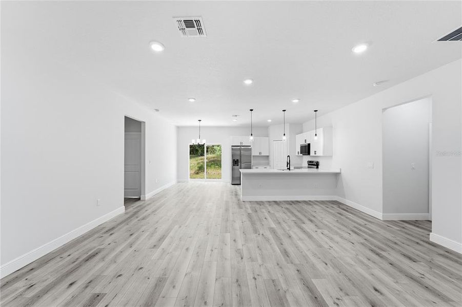Spacious, unfurnished interior of a new home in , Dunnellon (Image 15).