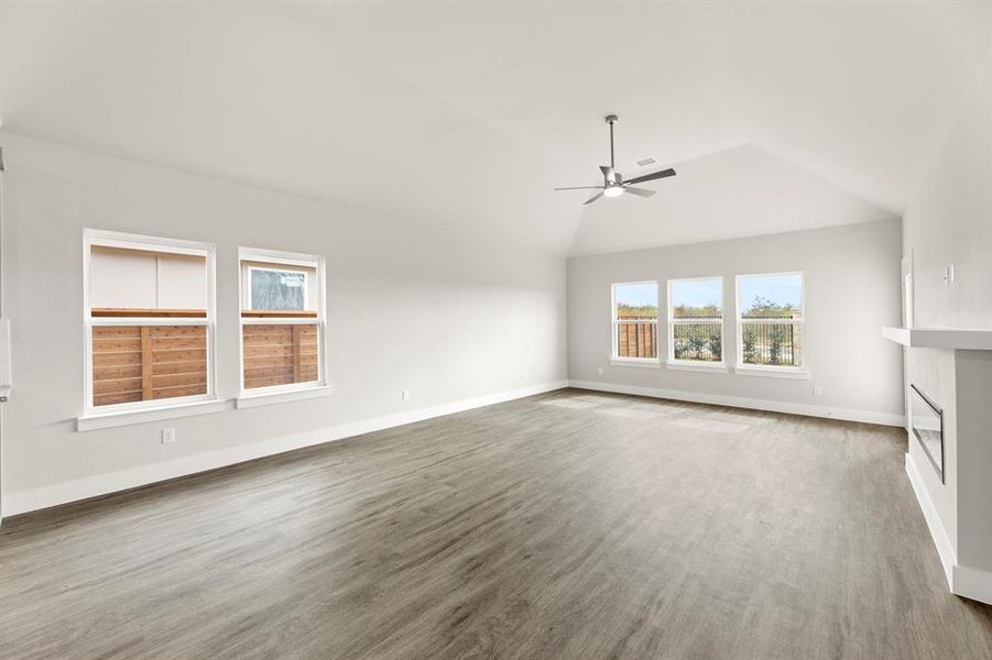 10. 1929 Saphire - Dining 10. 1929 Saphire - Dining