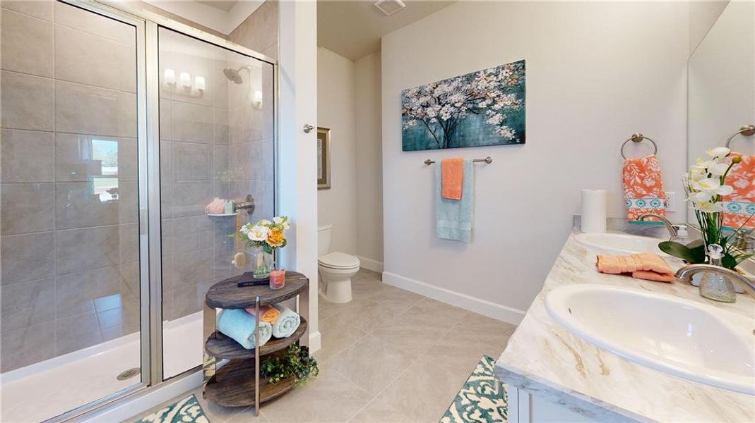 Furnished interior view inside a new home in Rolling Hills, Bell (Image 15).