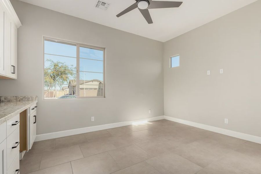 Spacious, unfurnished interior of a new home in Bellero Estates, Queen Creek (Image 32).
