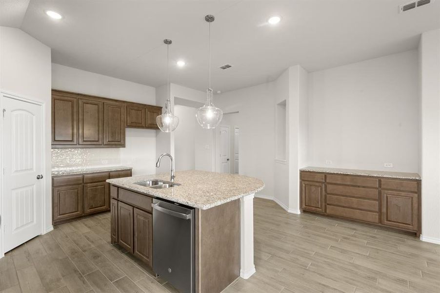 1133 Avery- Kitchen-3