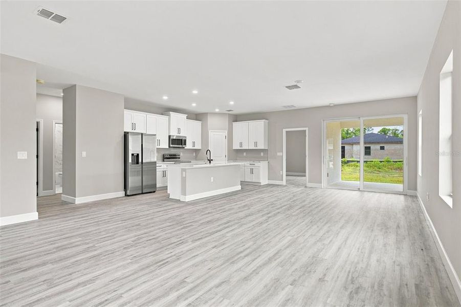 Spacious, unfurnished interior of a new home in , North Port (Image 19).