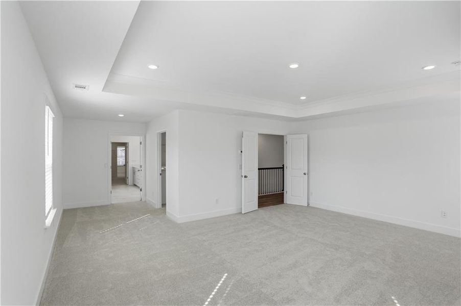 Spacious, unfurnished interior of a new home in Deer Valley, Canton (Image 8).