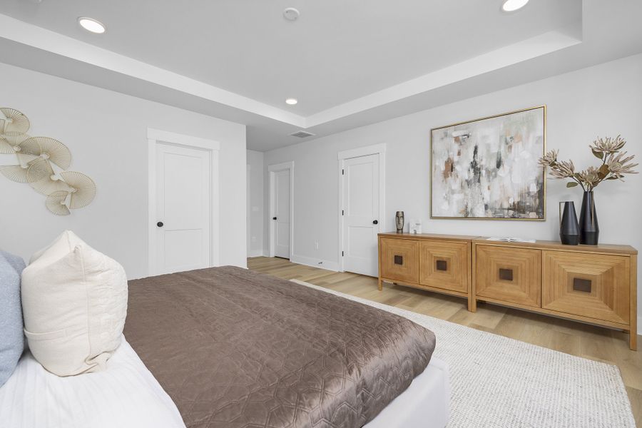 Pomona End Unit - Primary Bedroom