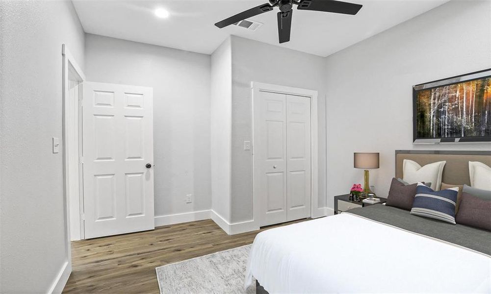 Furnished interior view inside a new home in , Denison (Image 16).