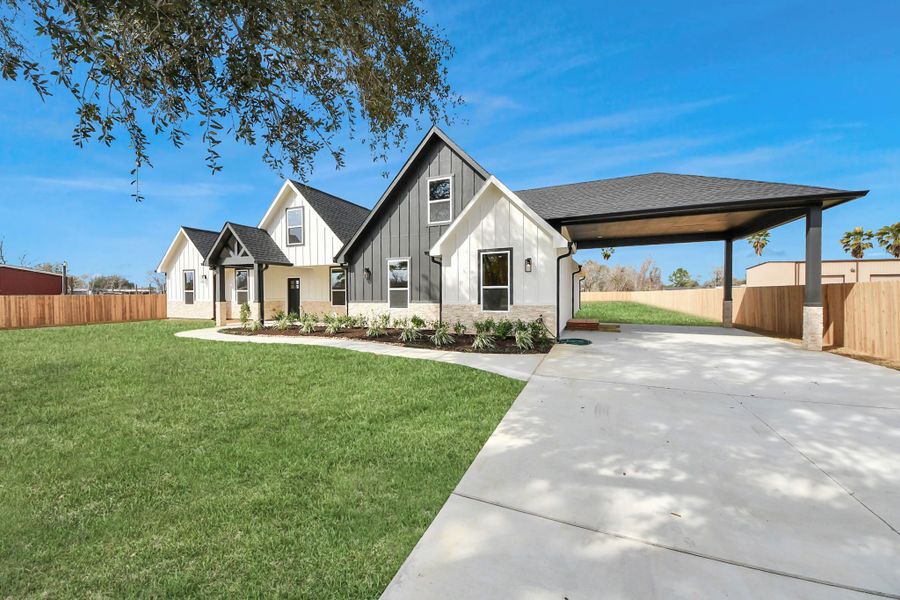 Front exterior of a new home in , Rosharon, TX, highlighting curb appeal (Image 24).
