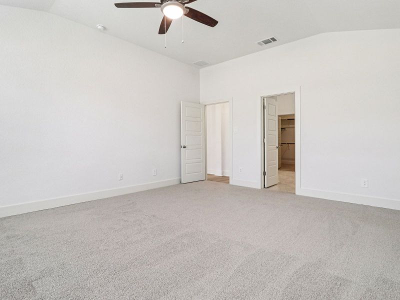 Spacious, unfurnished interior of a new home in Sagebrooke - Classic Series, San Antonio (Image 16).