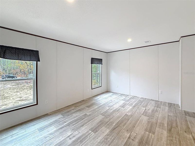 Spacious, unfurnished interior of a new home in , Hawthorne (Image 23).