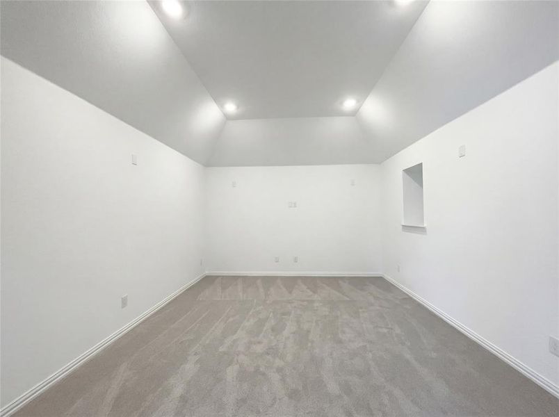 Spacious, unfurnished interior of a new home in Shaded Tree, McKinney (Image 19).