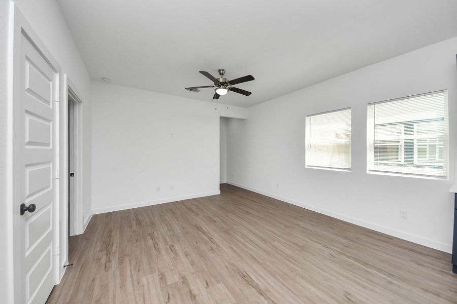 Spacious, unfurnished interior of a new home in , Houston (Image 22).