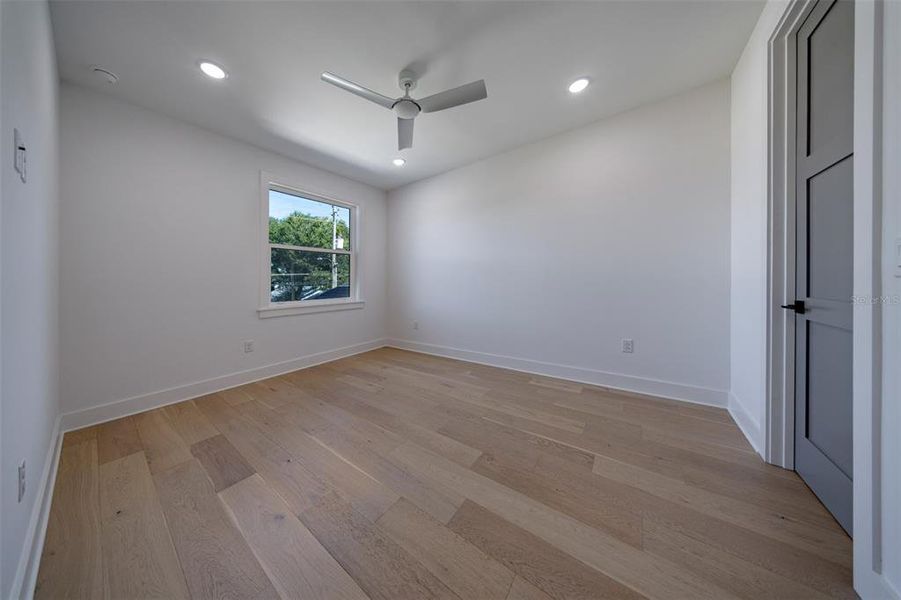 Spacious, unfurnished interior of a new home in , Orlando (Image 66).