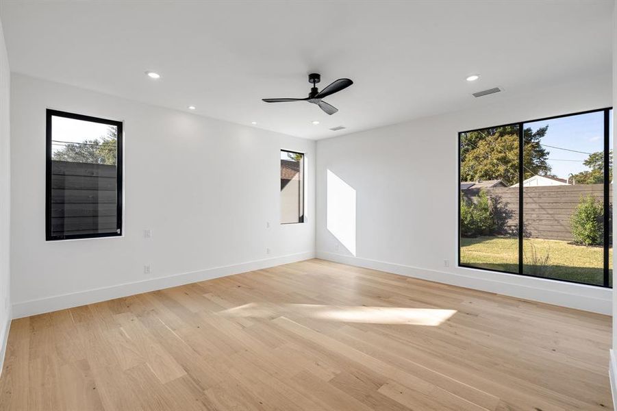Spacious, unfurnished interior of a new home in , Farmers Branch (Image 21).