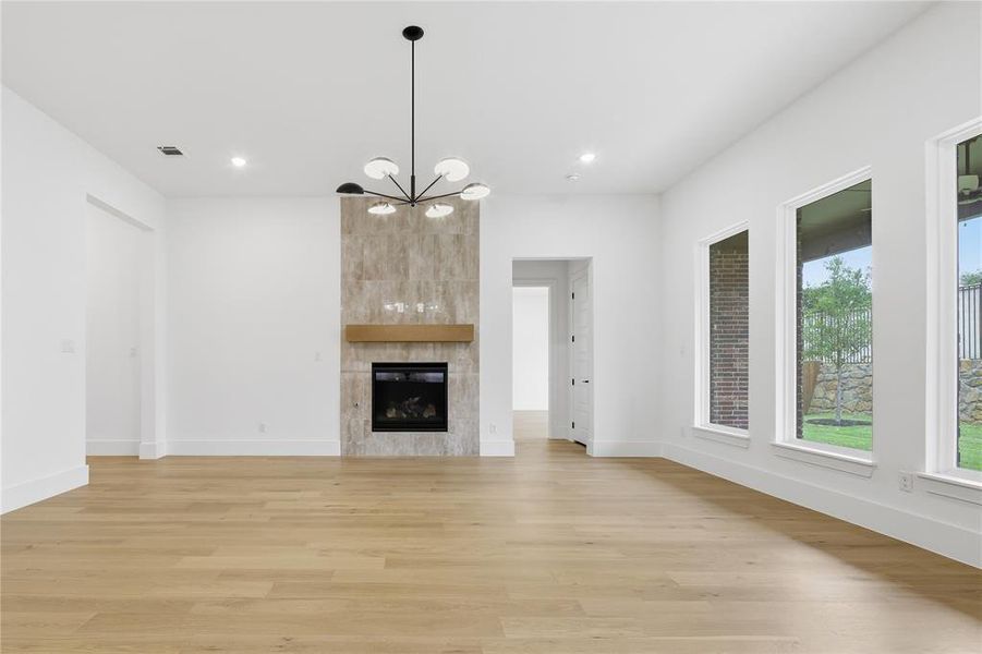 Spacious, unfurnished interior of a new home in The Grove, North Richland Hills (Image 19).