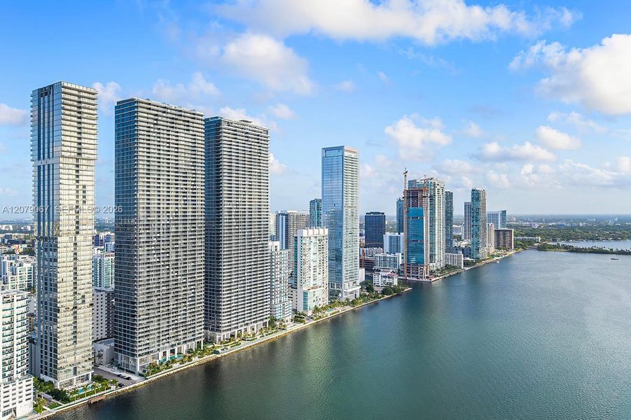 Condo located in Miami, FL showcasing its design and architecture (Image 13). Condo located in Miami, FL showcasing its design and architecture (Image 13).