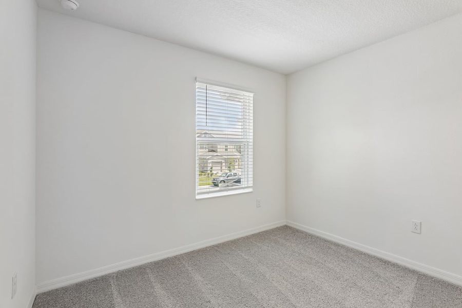 Spacious, unfurnished interior of a new home in Reserve at Forest Lake Townhomes, Lake Wales (Image 17).