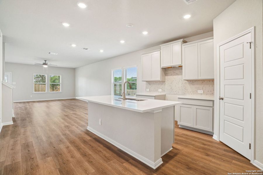 Image 45 of a home in Royal Crest. Image 45 of a home in Royal Crest.