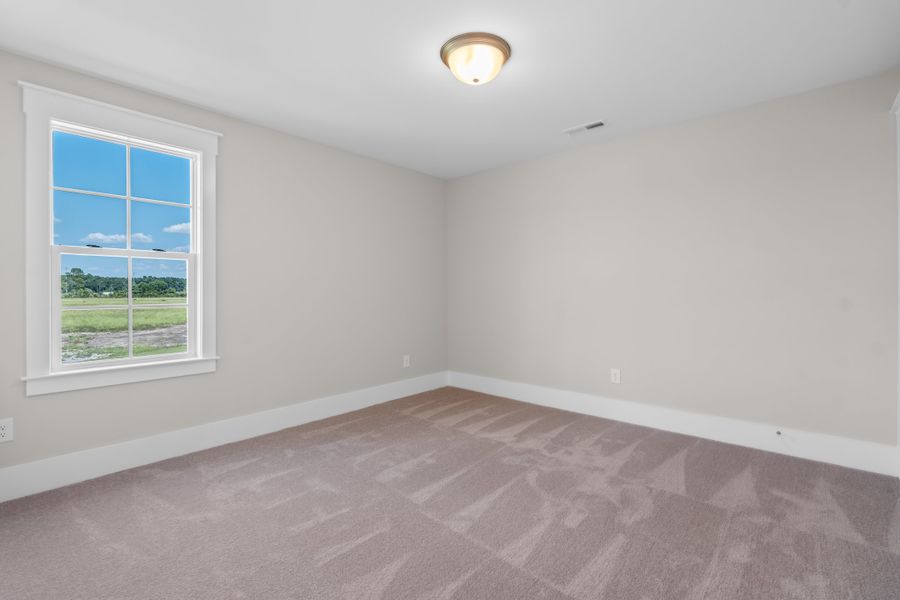 Representative unfurnished interior of a home built from the Kauai by Bill Clark Homes in Sidbury Landing, Wilmington (Image 60).
