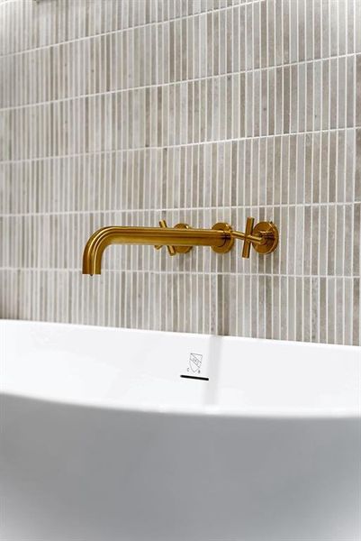 Image 83 of a home in .