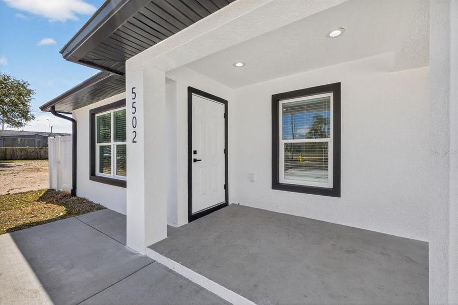 Exterior details and patio area of a home in , Tampa (Image 17).