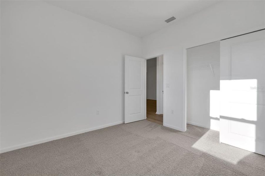 Spacious, unfurnished interior of a new home in Seaport Village, Tavares (Image 25).