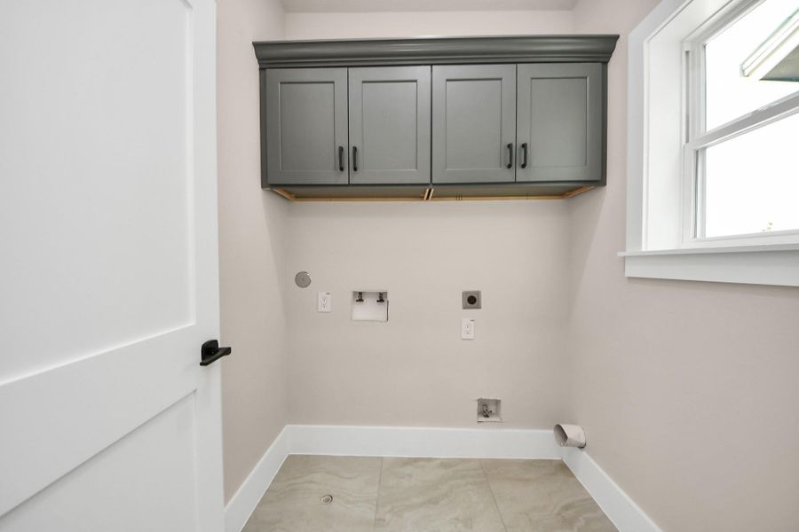 Spacious, unfurnished interior of a new home in , Houston (Image 35).