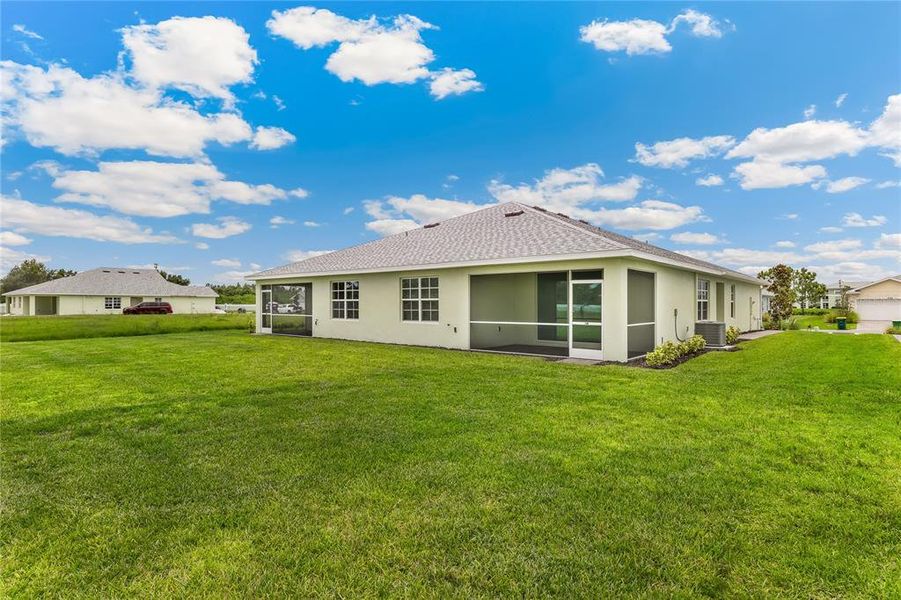 Exterior details and patio area of a home in Heritage Lake Park, Punta Gorda (Image 3).