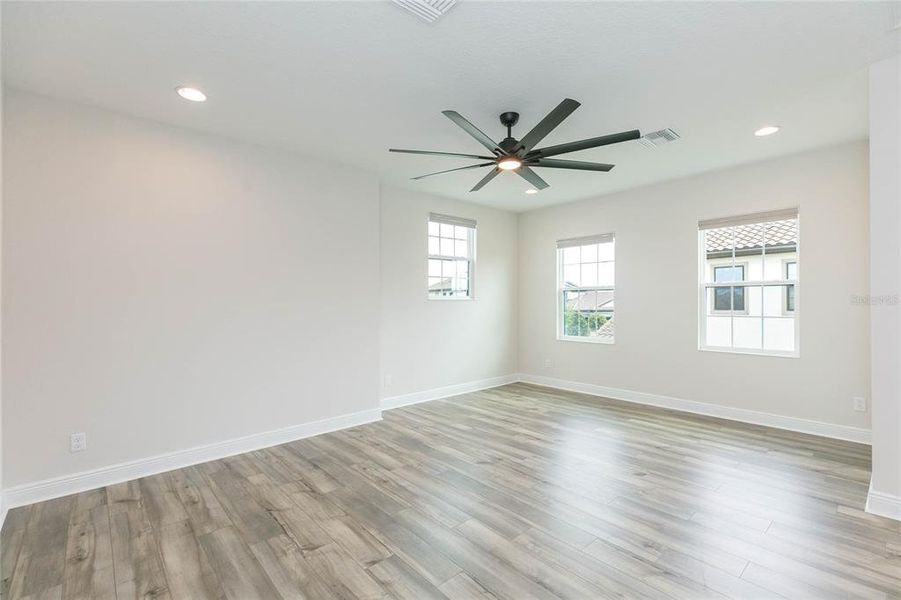 Spacious, unfurnished interior of a new home in , San Antonio (Image 56).