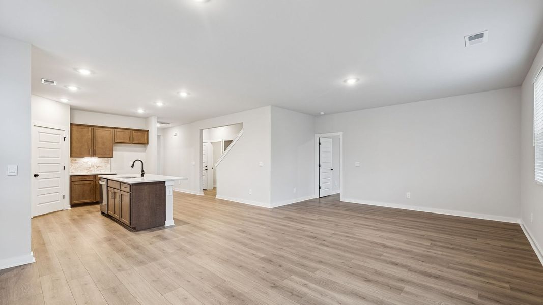 Spacious, unfurnished interior of a new home in Harvest Point, Spring Hill (Image 34).