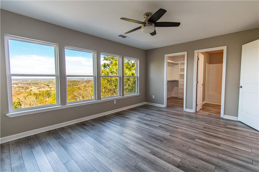 Spacious, unfurnished interior of a new home in , Fairmount (Image 19).