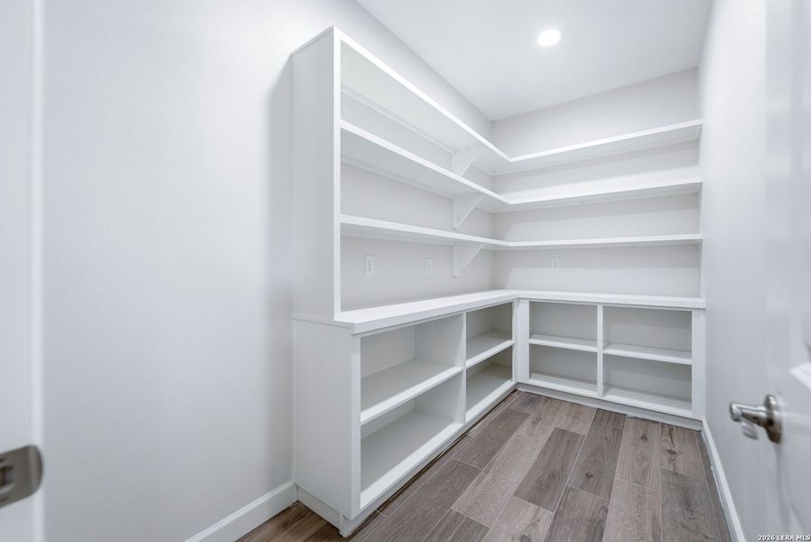 Spacious, unfurnished interior of a new home in , Floresville (Image 23).