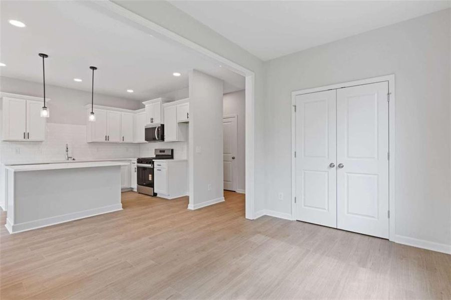 Spacious, unfurnished interior of a new home in , Athens (Image 24). Spacious, unfurnished interior of a new home in , Athens (Image 24).