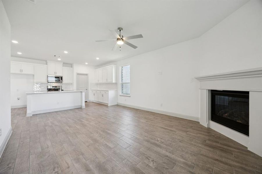 Spacious, unfurnished interior of a new home in Sicily, Princeton (Image 16).