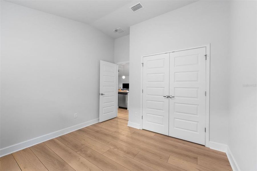 Spacious, unfurnished interior of a new home in Country Way South, Newberry (Image 20).