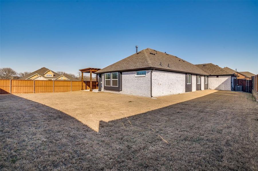 Exterior details and patio area of a home in , Crandall (Image 4).