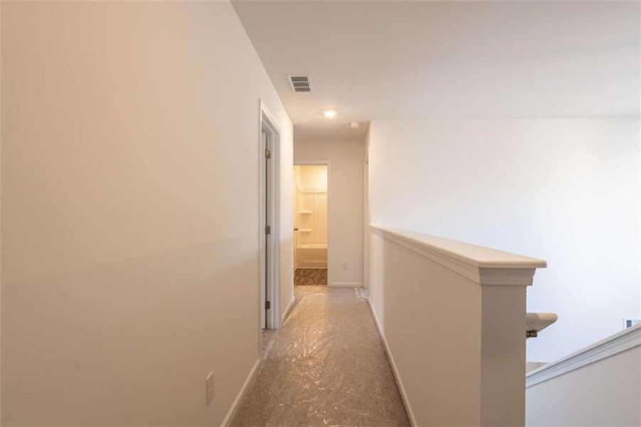 Spacious, unfurnished interior of a new home in Creekside Landing, Dallas (Image 21). Spacious, unfurnished interior of a new home in Creekside Landing, Dallas (Image 21).