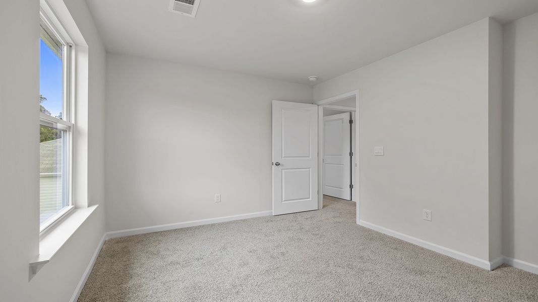 Spacious, unfurnished interior of a new home in Cedar Gap, Fountain Inn (Image 25).