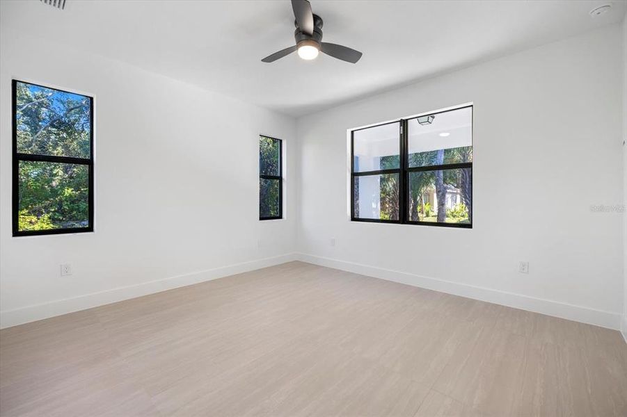 Spacious, unfurnished interior of a new home in , Rotonda West (Image 15).