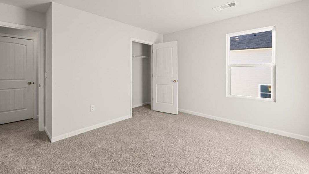Spacious, unfurnished interior of a new home in Falcon Landing, Gainesville (Image 19).